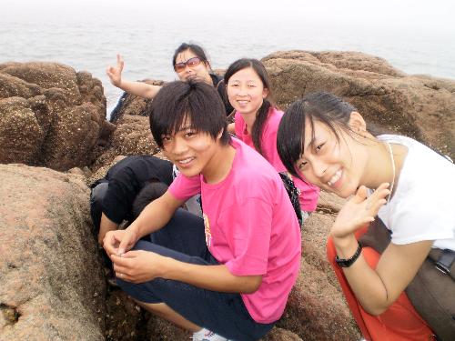 i am that boy - we are looking for little crabs