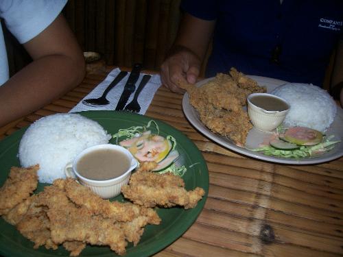 chicken milanese - chicken milanese is delicious for lunch and it's cheap in one of the favorite hangout of students in the Philippines