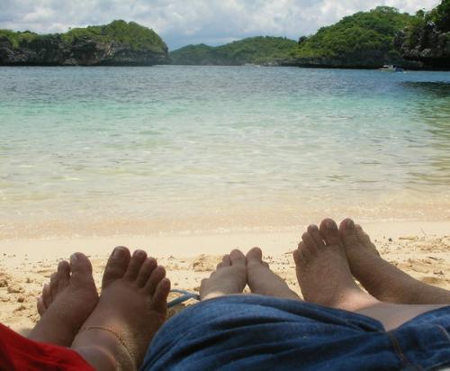 chillax... - just chilling and relaxing at the hundred islands in pangasinan with my friends.