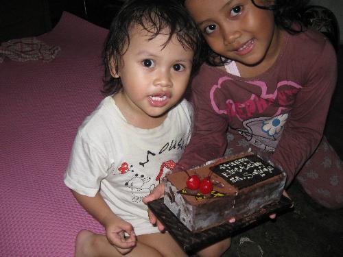 salwa - this is picture abot my family who i love. it take when Salwa, at her birthday. simple, not a big celebration.