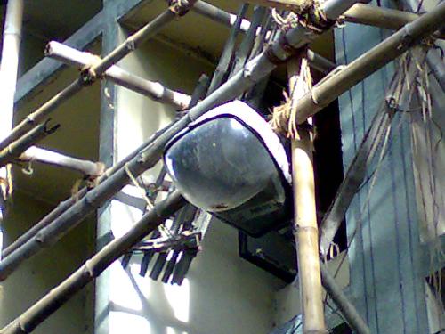 electronics - india, kolkata, a lamp post with a mercury light