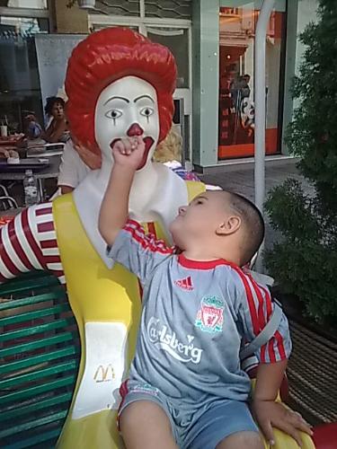 Mickey Jockes With McDonalds clown.... - Mickey