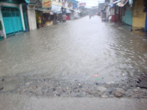 typhoon ondoy - flooded areas in Manila caused by typhoon ondoy