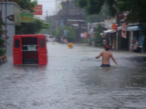 typhoon ondoy - flooded areas in Manila caused by typhoon ondoy