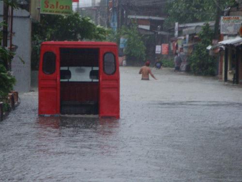 typhoon ondoy - flooded areas in Manila caused by typhoon ondoy