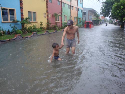 typhoon ondoy - flooded areas in Manila caused by typhoon ondoy