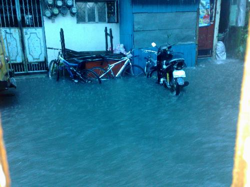 typhoon ondoy - pictures of flooded areas