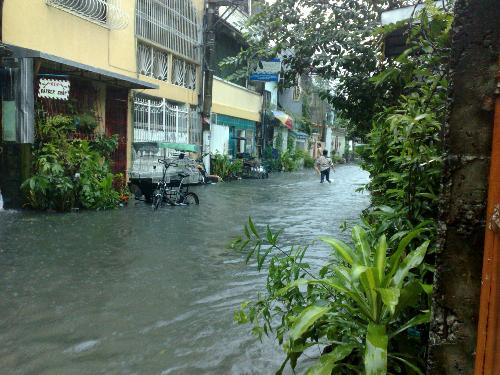 typhoon ondoy - pictures of flooded areas