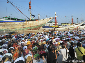 people, worldwide,Muslim -  Roughly nine out of 10 Muslims worldwide are Sunni, and about one in 10 is Shiite, they estimated.