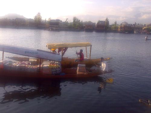 shops on waters - shops at dal lake