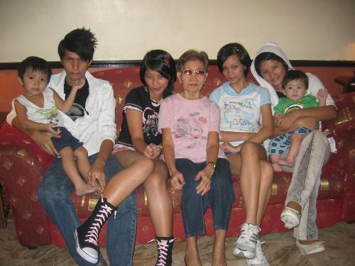 family  - grandma and grand children