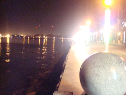 Baywalk at Dawn - After watching a gig, went to somewhere quiet - Baywalk. Without the bars and hassle drunken people swaying to wherever, it was peaceful and quiet. It also has a perfect view. It was dark but then the lights just makes it more enticing to stay.
