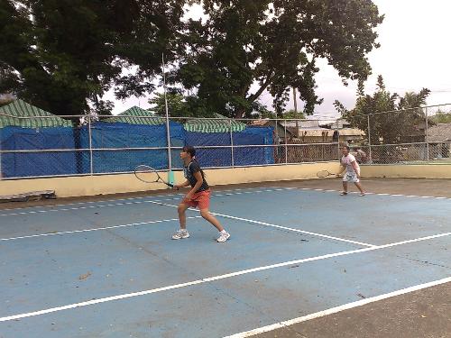people - people playing tennis