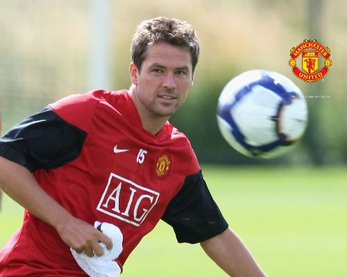 Michael Owen - Michael Owen on a training. Let's hope he'll always be fit this season.