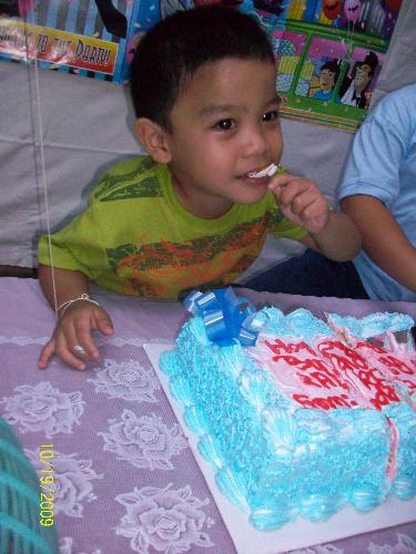 eating - child eating