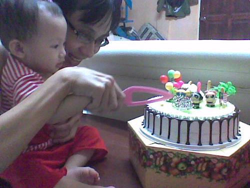 Cut d Cake GirL!! - My daughter's 1st year in Aug 2009