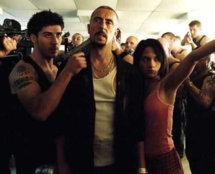 b13 - Escaping from hundreds of men with pointing gun on their boss............