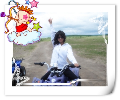 travelling - this is the most beautiful travel i ever remembered. the bule sky, green grass, fresh air, soft wind, which make me as if i were in the heaven! this is one of chinese sights called BASHANGCAOYUAN!