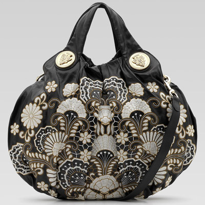 gucci - our company sells LV,CHANEL,GUCCI bags and wallets, if you have any interest in them, please donot hesitate to contact me by MSN lovejpan@yahoo.com or QQ 974708501, thanks.