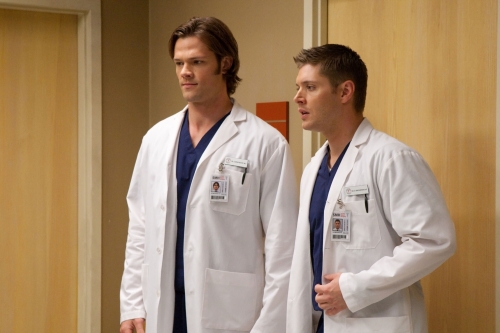 Yummmmmy, Dean and Dams in scrubs, lol - still from Changing Channels episode, Dean and Sam trapped in TVland and finding out Dean like to watch Dr. Sexy MD