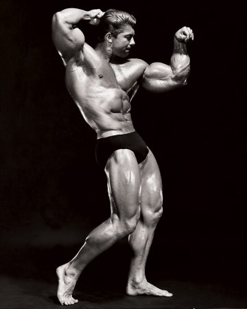 Larry Scott - Amazing Larry Scott posing.