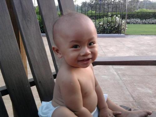 baby Daniel Winard - This is a pic of our 10 month old son during our escapade at Villa de Mercedes, Toril, Davao City last Nov. 1, 2009. We love this picture because it shows that he is a happy baby.