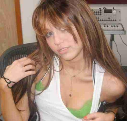 Miley bra - Miley cyrus in bra