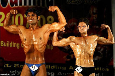 Worlds Strongest Man Hahahaha !!!! - See these two are worlds strongest men in the world : lol.....