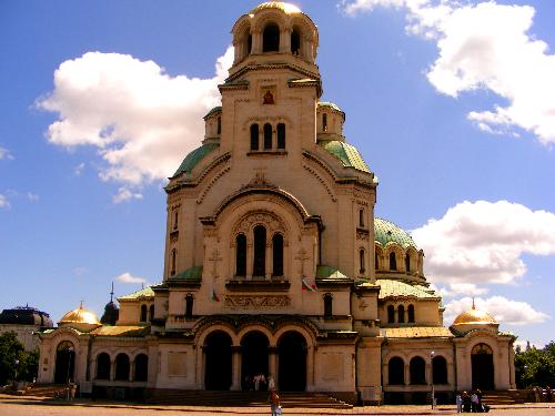 Aleksander Nevski cathedral front - The 'Aleksander Nevski' cathedral in Sofia looked at the front. It's the biggest and oldest cathedral in Bulgaria and there is a crypt underit.