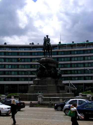 Aleksander Batenberg - The monument is built in honour of Alexander Batenberg. Alexander I of Battenberg, became thefirst Bulgarian prince after the liberationof Bulgaria, after I was elected by theGrand National Assembly on April 17,1879 from among three candidates.