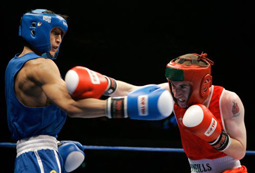 boxing - Boxing is a kind of sport full of dangers in and out of the area.