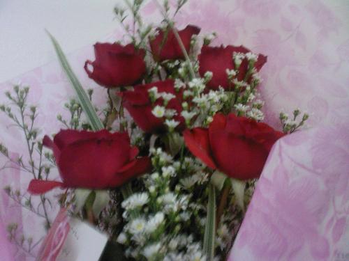 Flower from my love - I got this flowers from my boyfriend on one of my birthdays. :-) love it a lot although its just simple He never miss to give me flowers on those special days of my life. He's just so sweet.