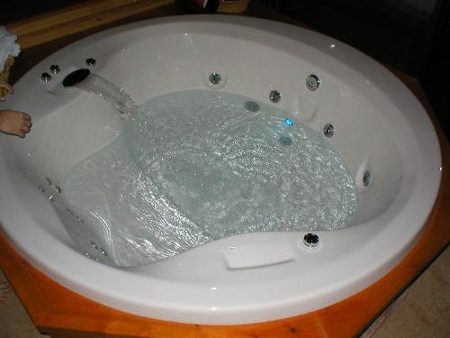 Jacuzy - A big jacuzy .