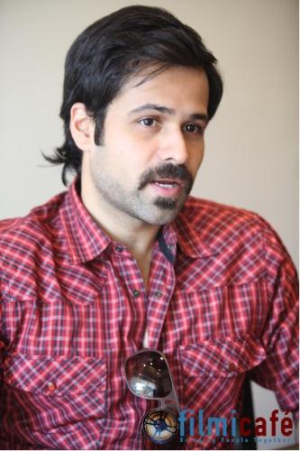 Emraanz New Look - this is the actor how changes his look all the time..........this is something special.......all the movies he has done have different look and this is cool