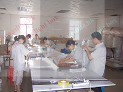 Edlite Factory (produce slim light box) - Edlite Company Limited,is the professonal factory of slim light box:LED slim light box,CCFL slim light box,T4/T5 slim light box. The factory is located in Guangzhou/Canton,it is over 2000 square maters.