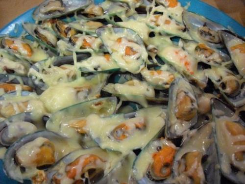 seafood - baked tahong (mussels)