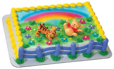 'Pooh' birthday cake. - Yam, yam ... want some cake?
