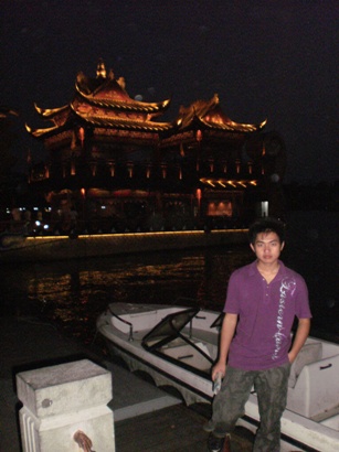 Xihu - the small boat..