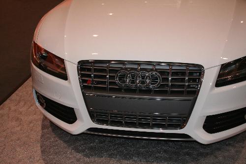 Cars - The grill of an Audi S6