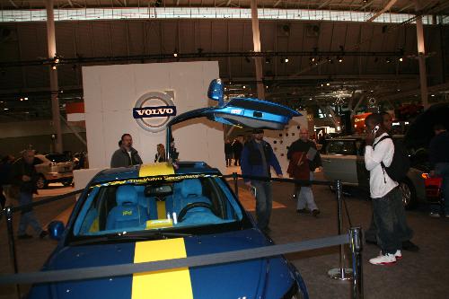 Cars - The sick gullwings on a Volvo C60