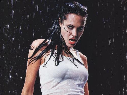 angelina joile - angelina jolie a hot actress
