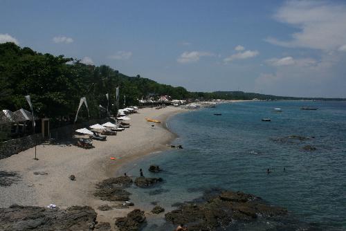 beautiful beach - This is located along the coast of Batangas, Philippines, it is almost a kilometer of white sand beach resorts. Very ideal for the whole family to bond, relax and enjoy.