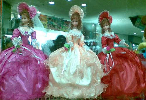 at the shop - some dolls :)