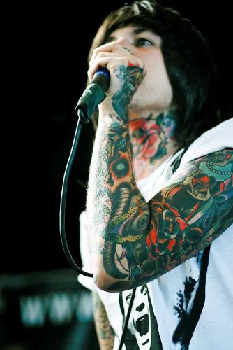 diamonds aren't forever - Oli Sykes of BMTH performs on stage at the warped tour.