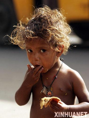 i&#039;m hungry... - i find this photo on the internet, it made me feel sadness.So poor the little child.
Many times, maybe can&#039;t help them directly, but can little by little.