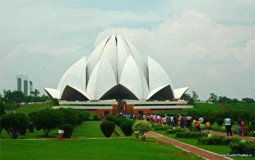 Lotus Temple in New Delhi - Photo of lotus temple in New Delhi