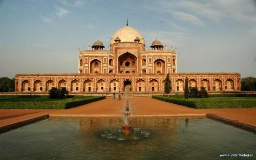 Humayan's tomb - This is the tomb of Moghul king Humayan.