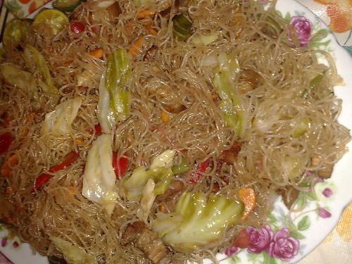 eating food - pancit