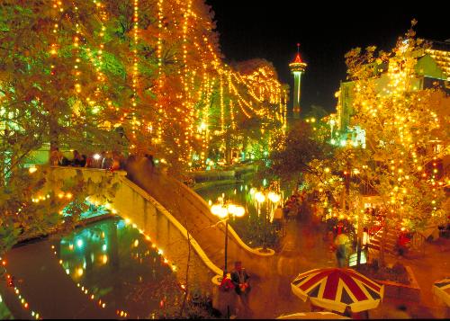 Christmas in England - The Christmas river decoration in England