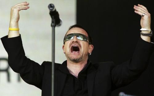 bono - Bono or U2 sings his heart out